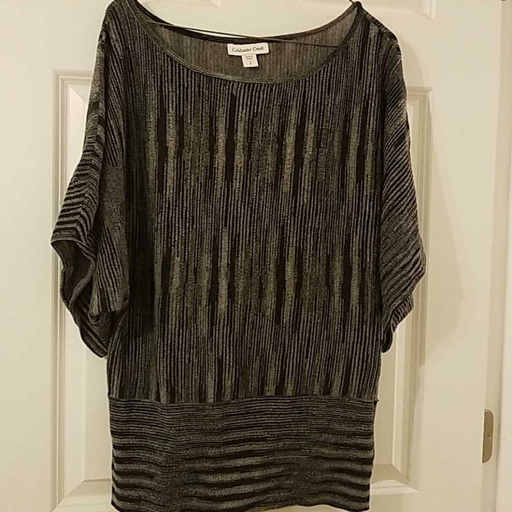 Black and gray sweater
